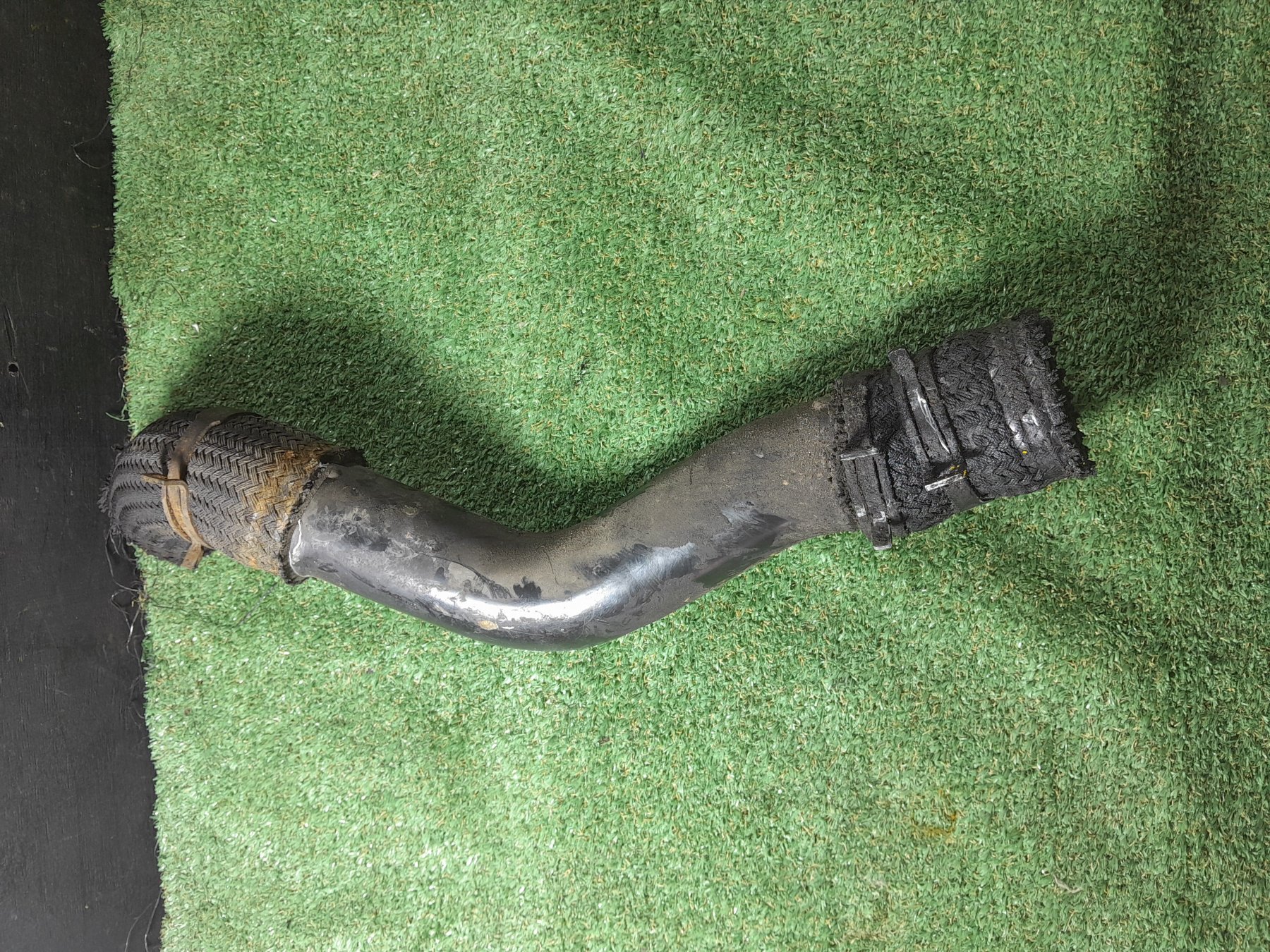 Патрубок інтеркулера від турбіни до радіатора KIA Sorento JC (2002-2009) 281654A160