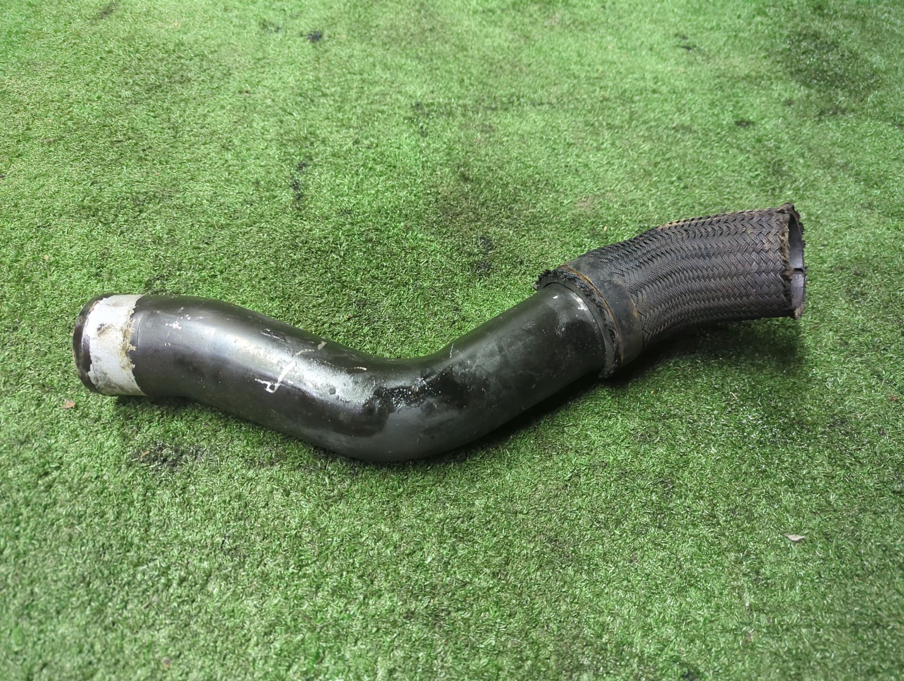 Патрубок турбіна - інтеркулер (дефект пошкоджений патрубок) KIA Sorento JC (2002-2009) 281654A160