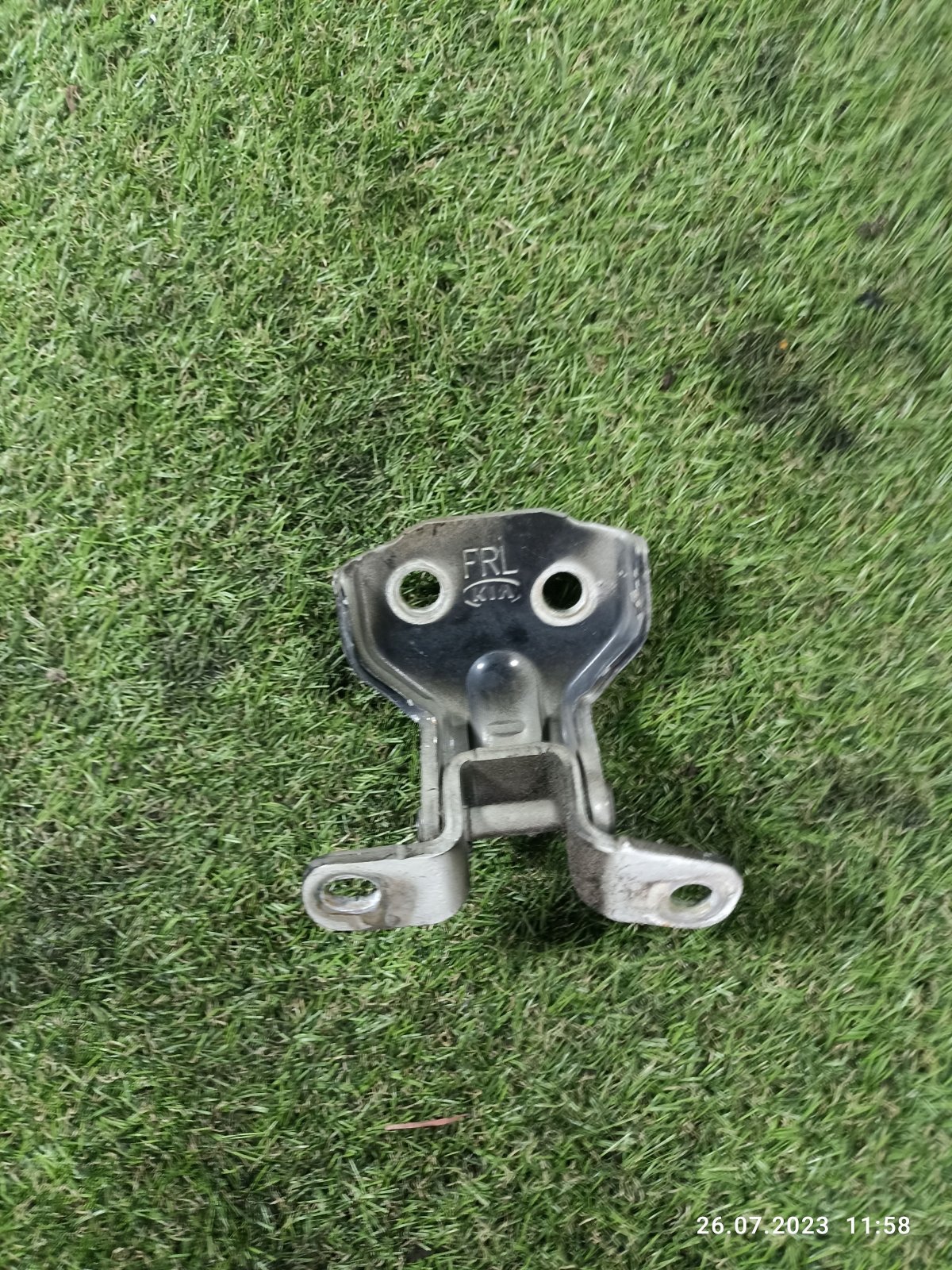 Петля дверей Kia Sorento JC (2002-2009) 793303E000