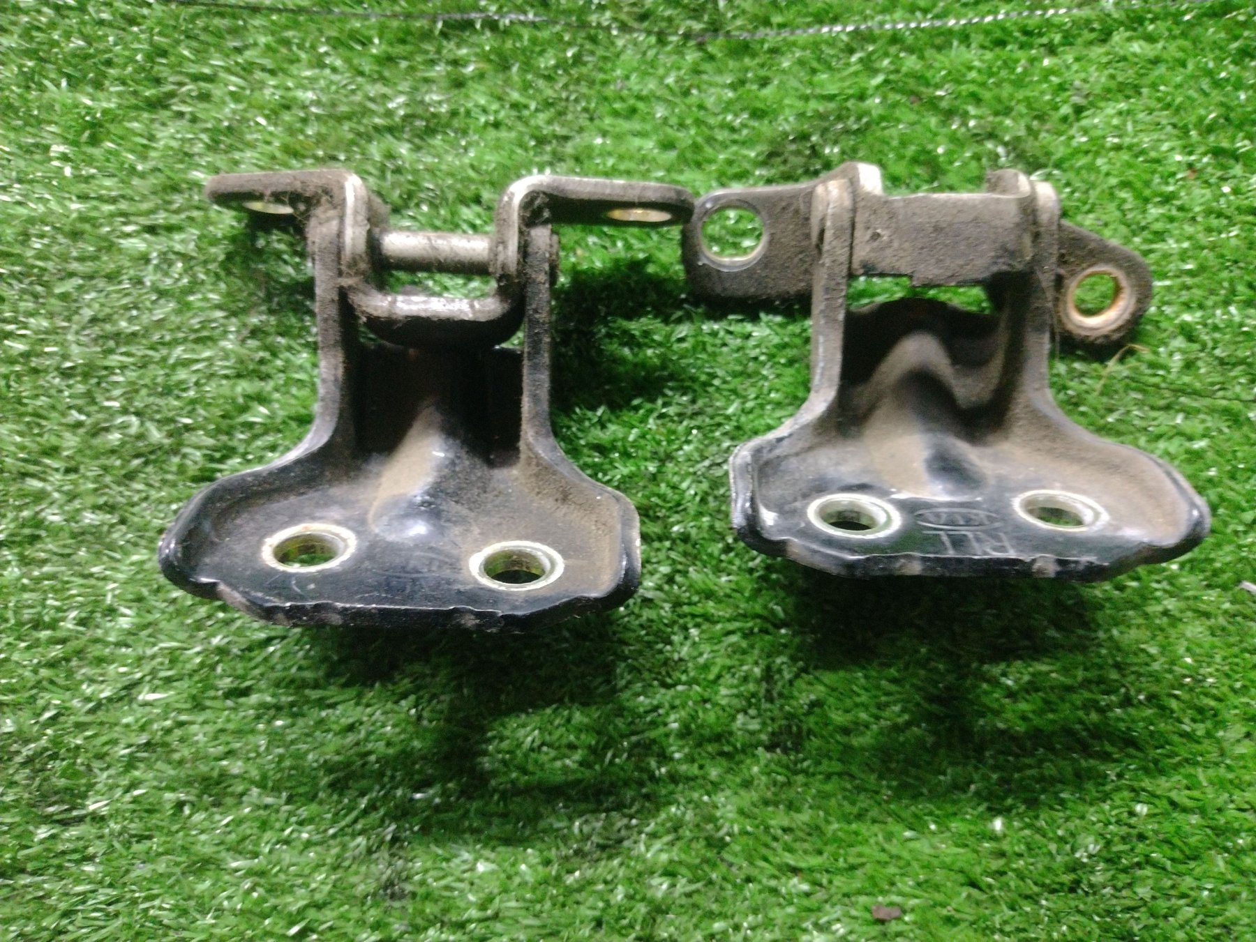 Петлі задніх лівих дверей Kia Sorento JC (2002-2009) 793403E000