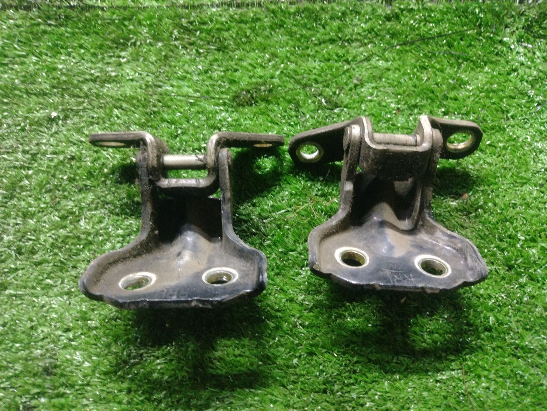 Петлі задніх правих дверей Kia Sorento JC (2002-2009) 793403E000