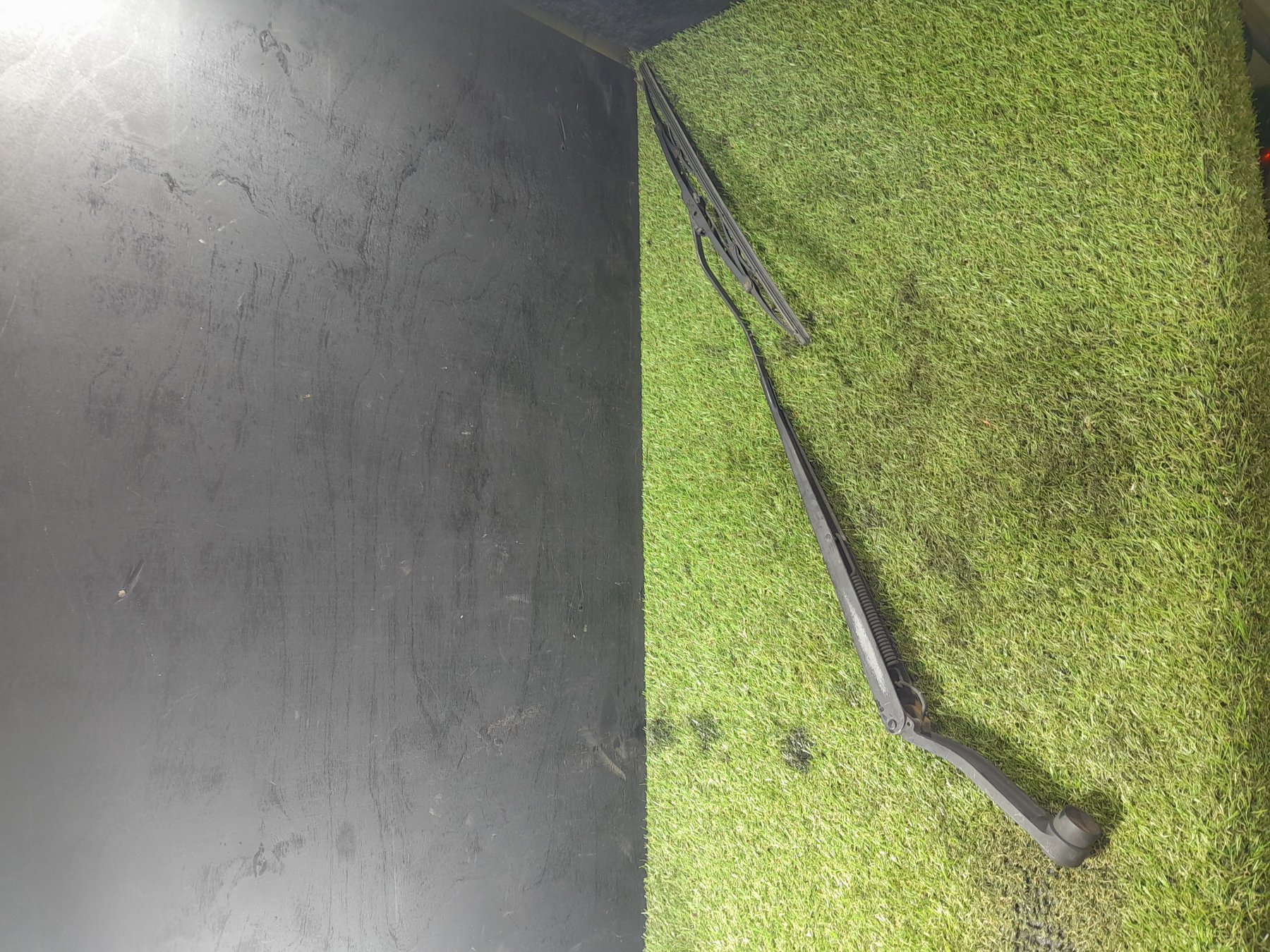 Повідок двірника правий KIA Sorento JC (2002-2009) 983203E000