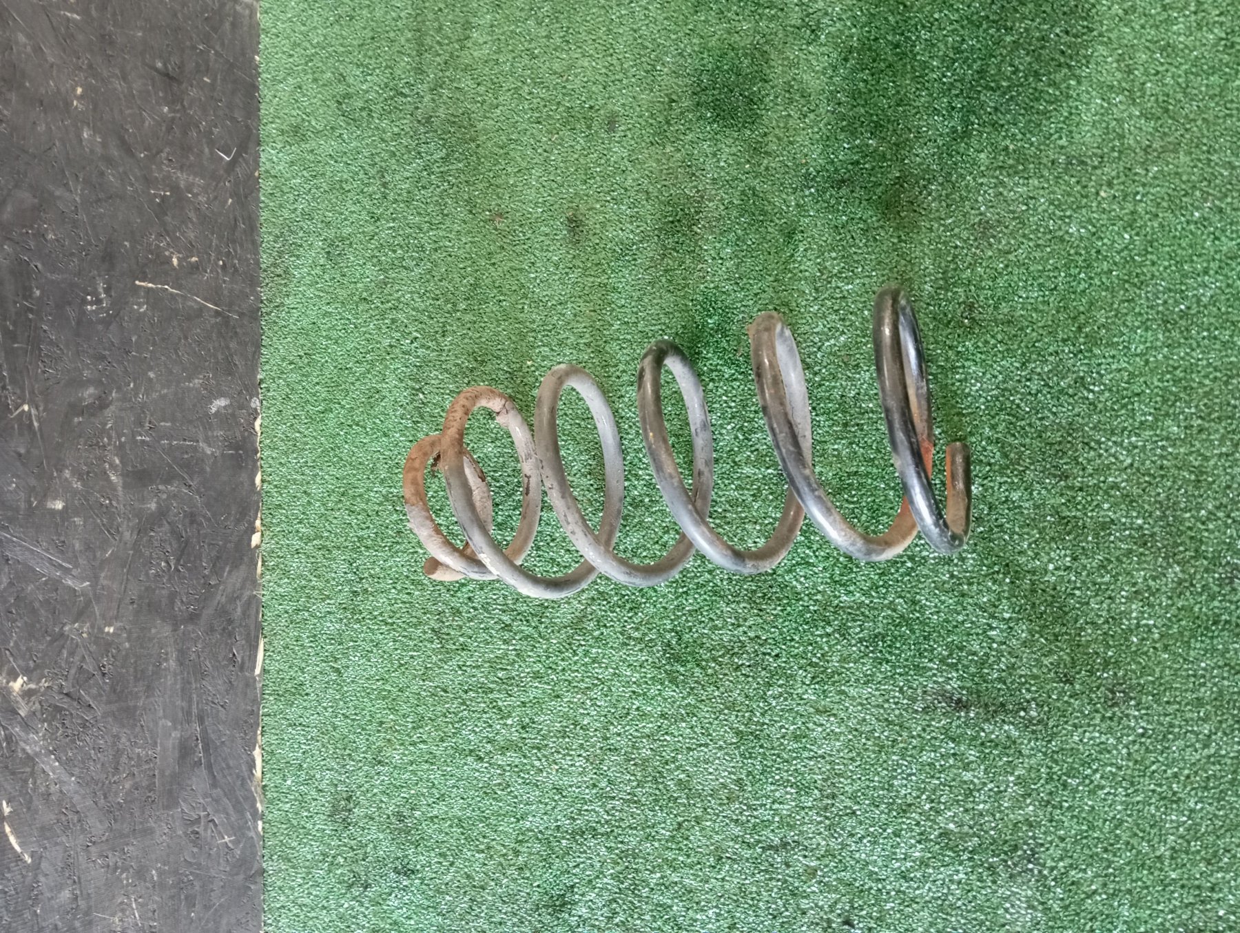 Пружина амортизатора KIA Sorento JC (2002-2009) 551013E011