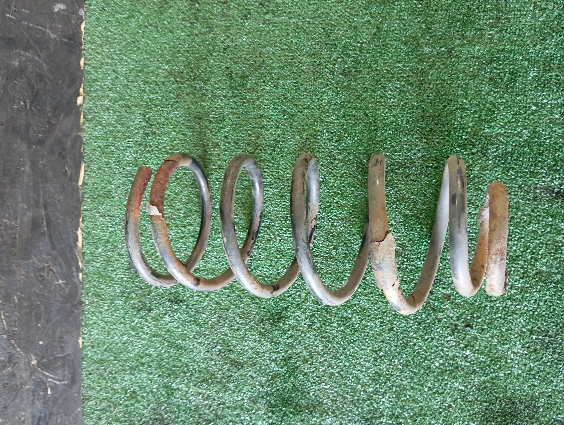 Пружина амортизатора KIA Sorento JC (2002-2009) 551013E011