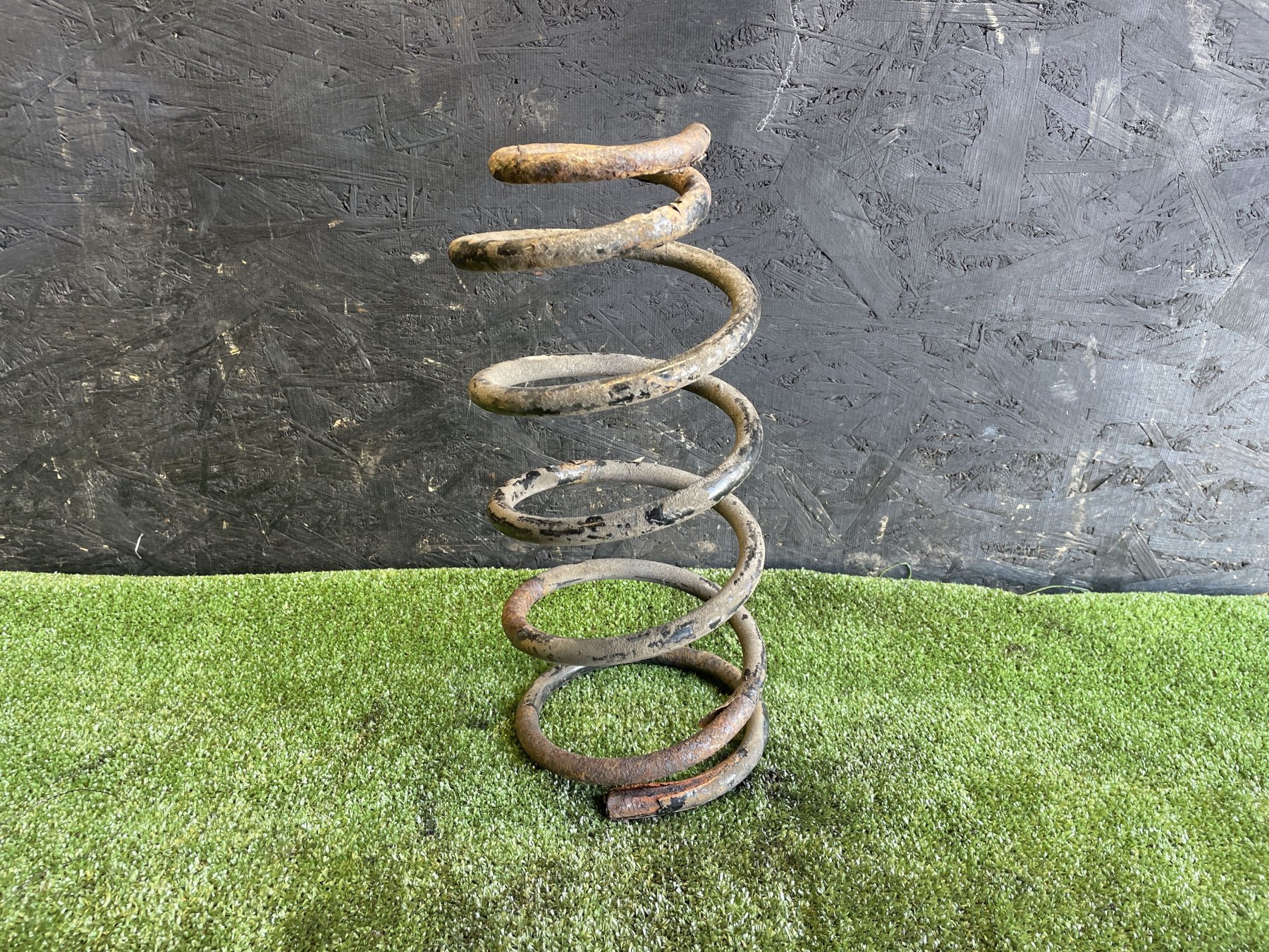 Пружина задня KIA Sorento JC (2002-2009) 551013E011