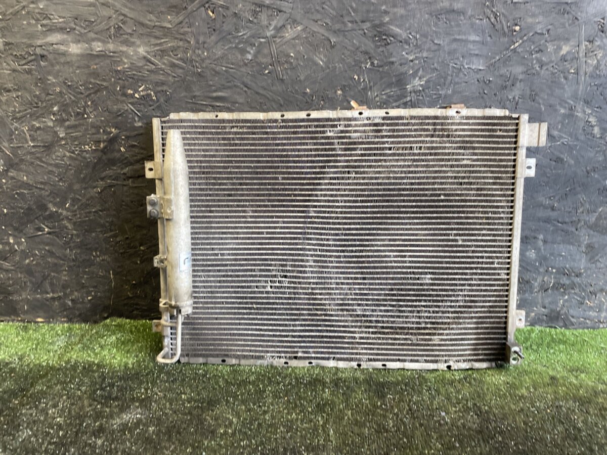 Радіатор кондиціонера KIA Sorento JC (2002-2009) 976063E000