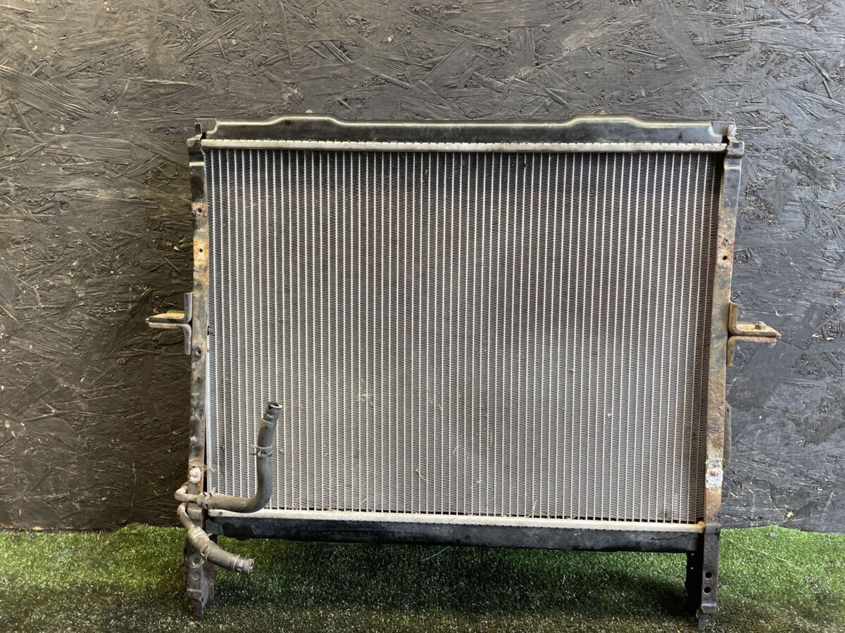 Радіатор охолодження двигуна KIA Sorento JC (2002-2009) 253113E050