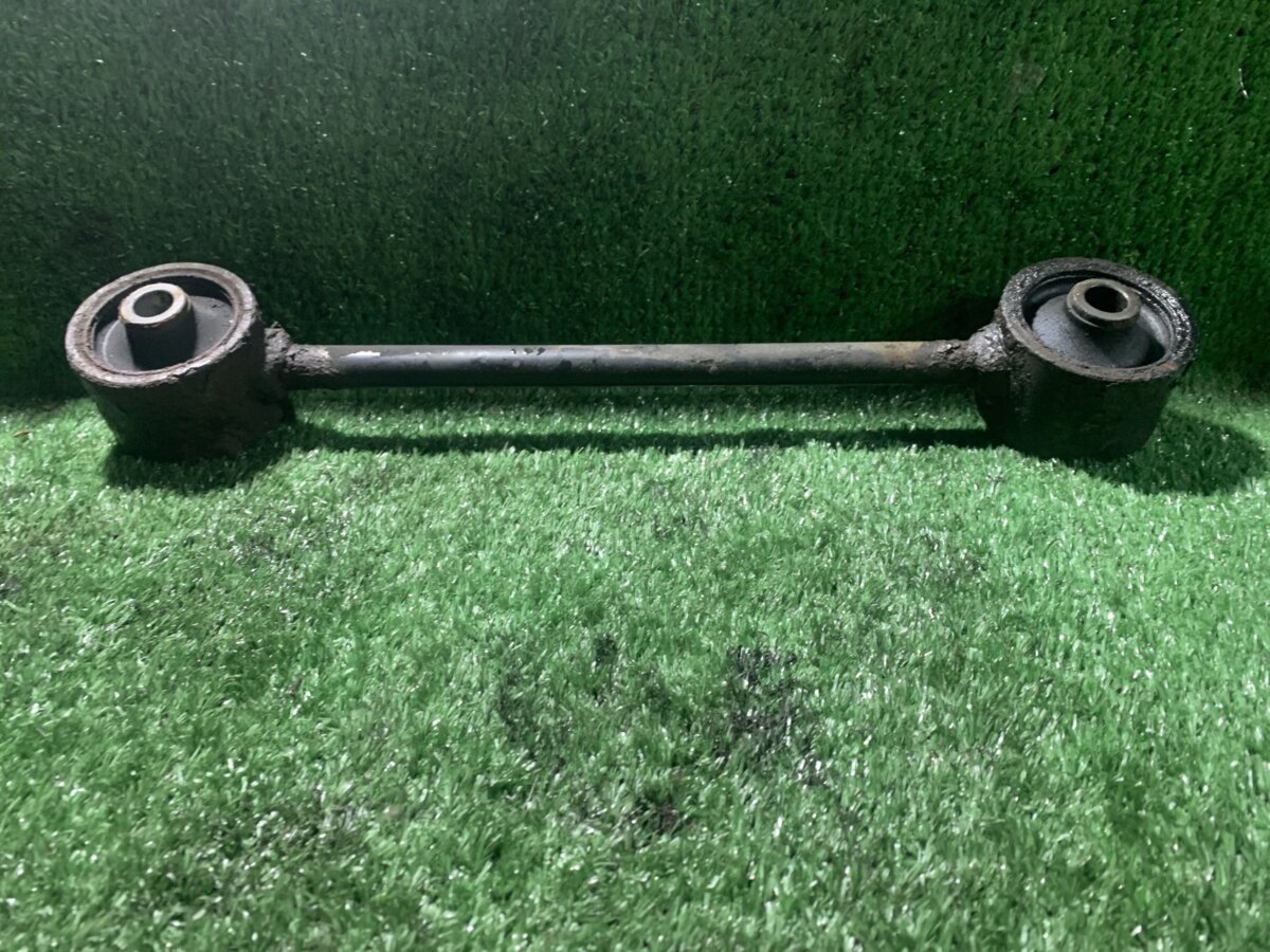 Рычаг (тяга) задней подвески продольный верхний KIA Sorento JC (2002-2009) 552003E000