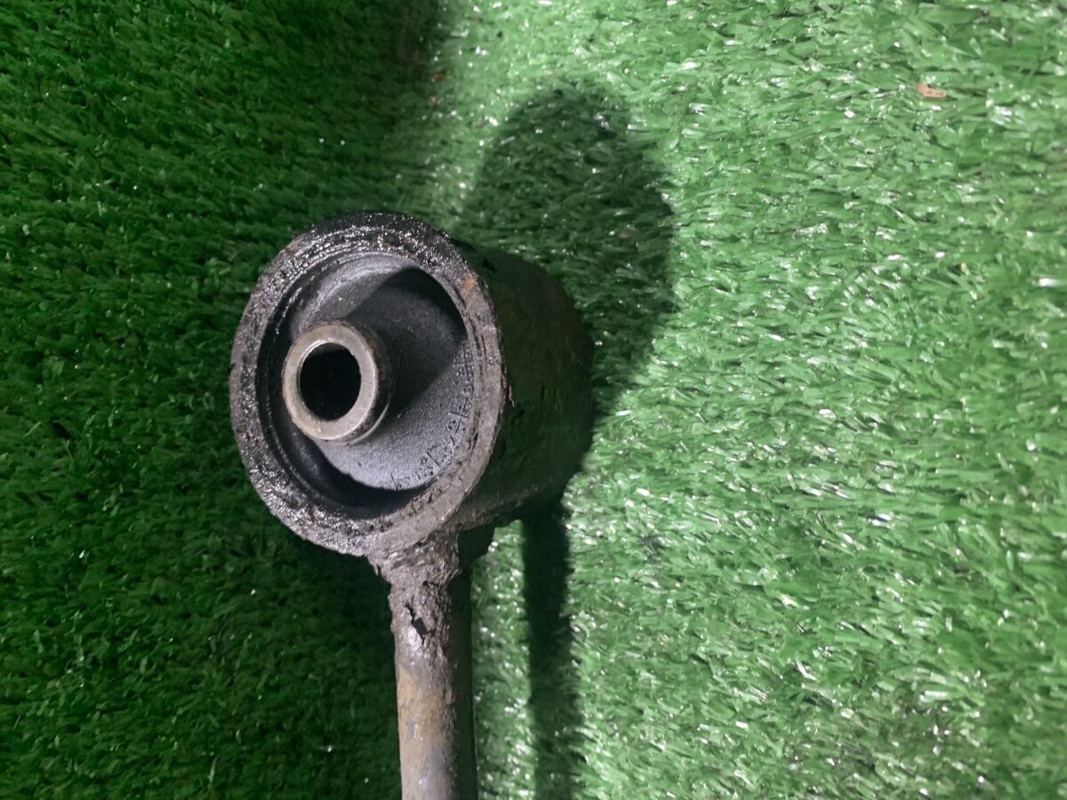 Рычаг (тяга) задней подвески продольный верхний Kia Sorento JC (2002-2009) 552003E000