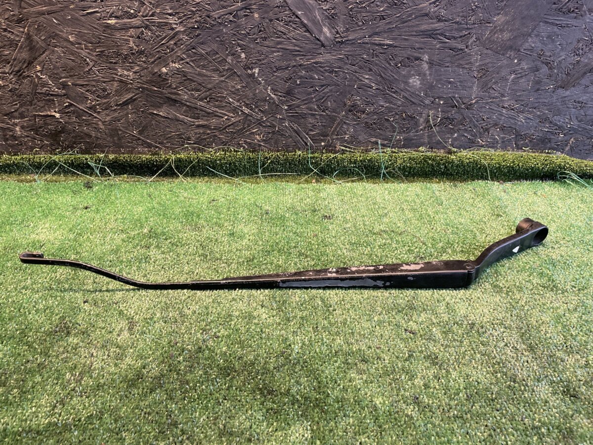 Важіль-повідець склоочисника лобового скла правий (дефект потертості) KIA Sorento JC (2002-2009) 983203E000