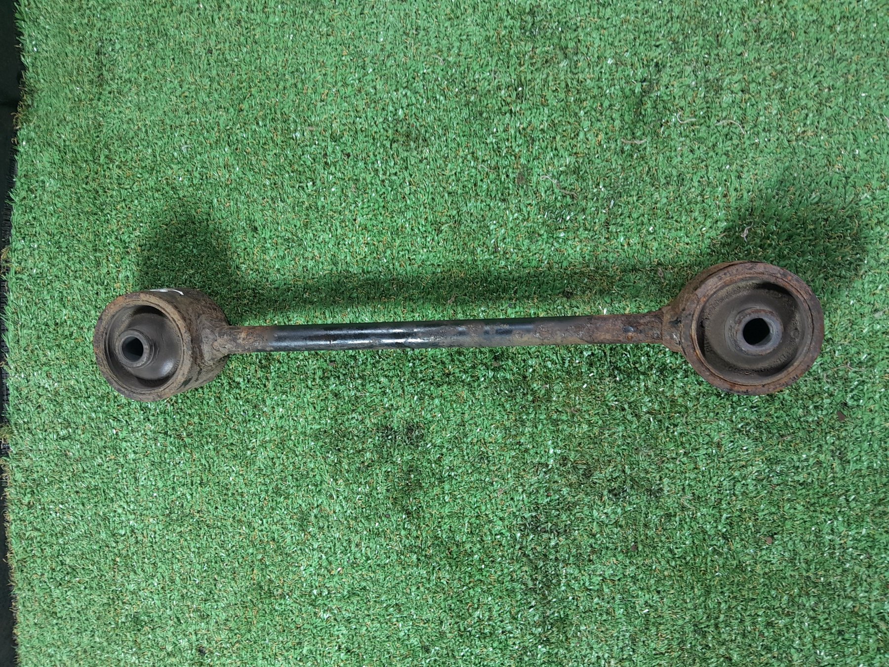 Важіль задньої підвіски поздовжній верхній KIA Sorento JC (2002-2009) 552003E000