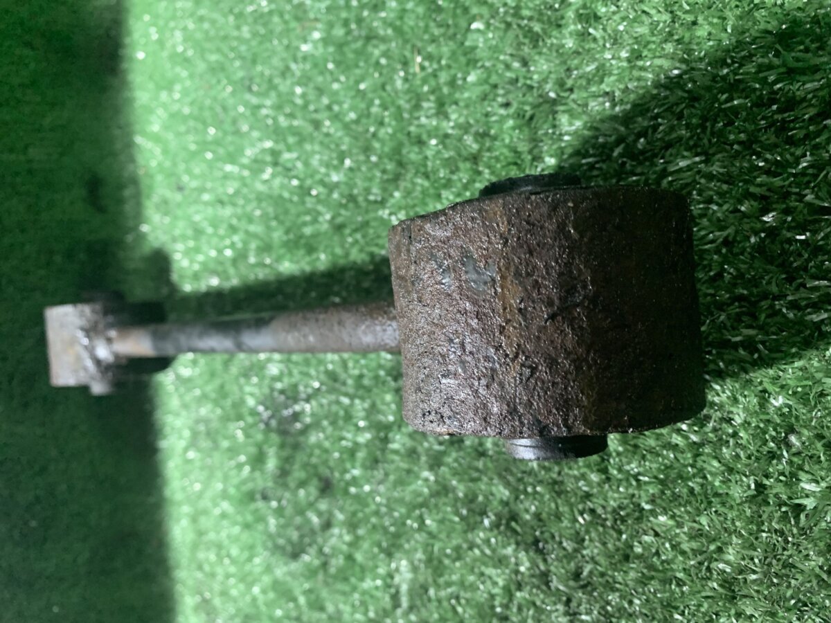 Важіль/тяга задньої підвіски подовжній верхній Kia Sorento JC (2002-2009) 552003E000