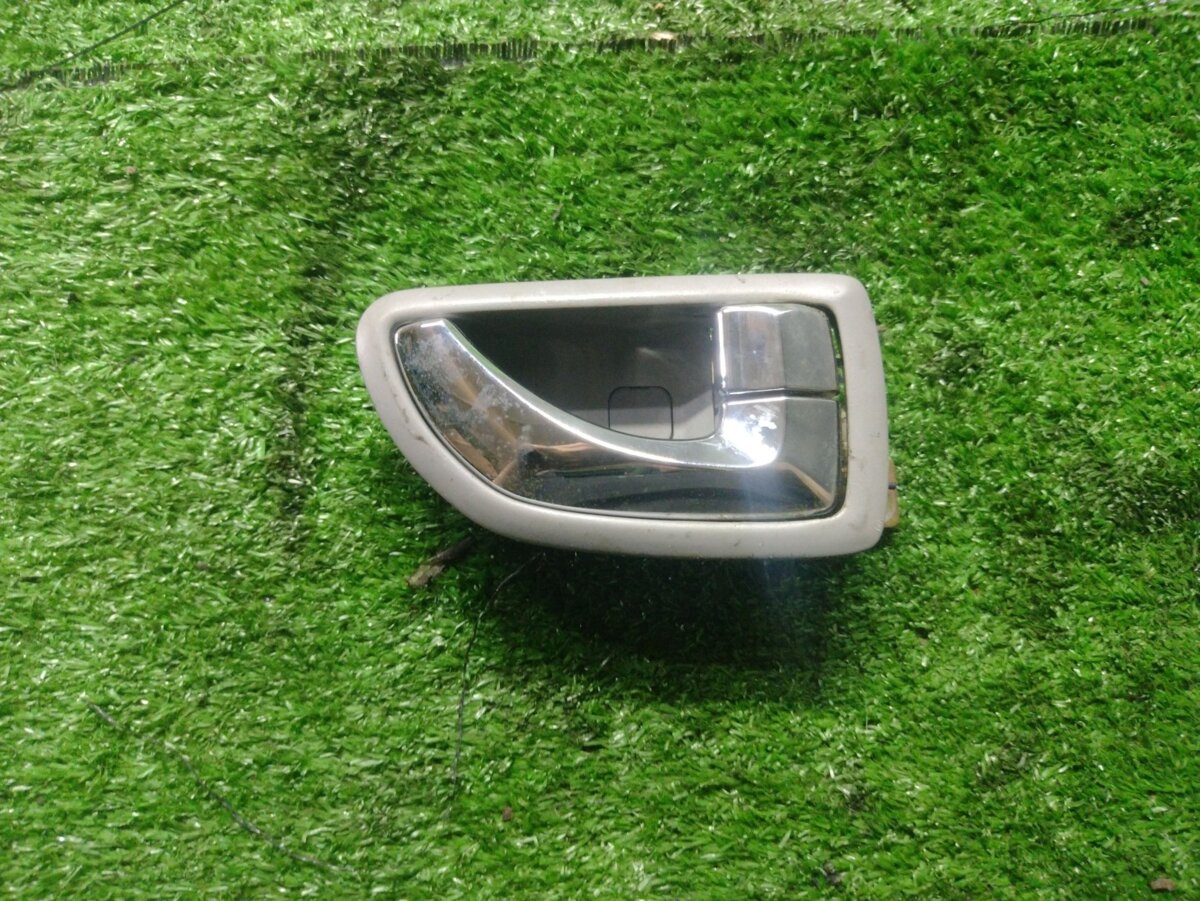 Внутрішня ручка дверей задніх правих Kia Sorento JC (2002-2009) 836203E011