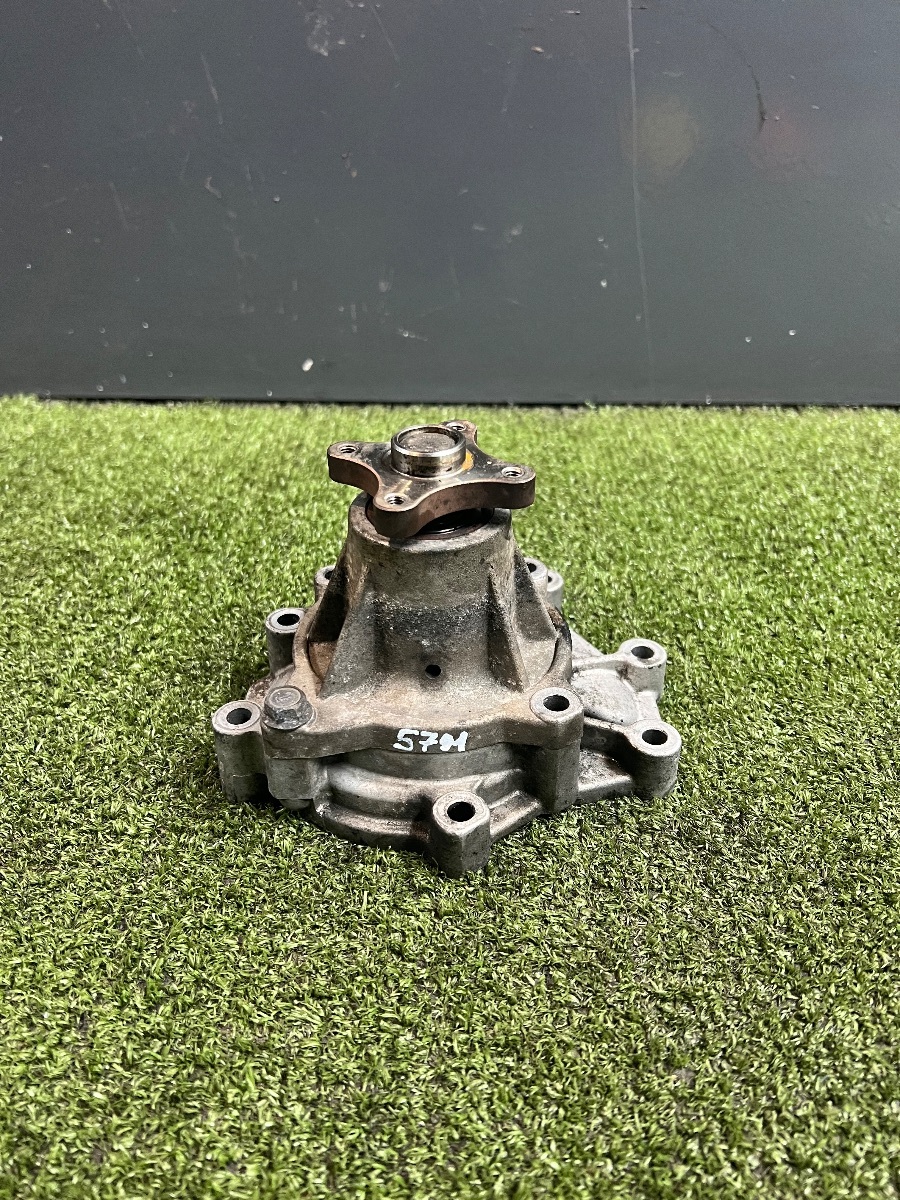 Водяна помпа Kia Sorento JC (2002-2009) 251004A000