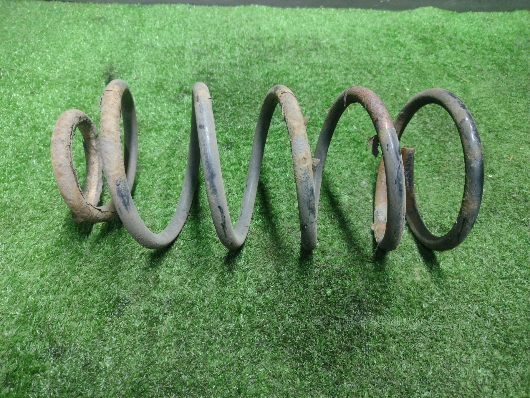 Задня пружина амортизатора KIA Sorento JC (2002-2009) 551013E011