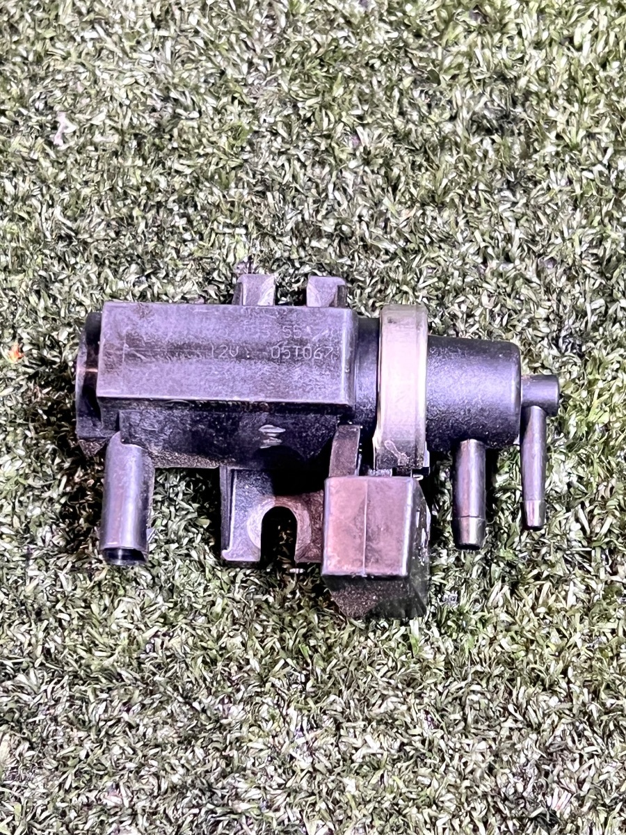 Клапан вакуумний Mercedes-Benz B-Class W245 (2005-2011) A0051535528