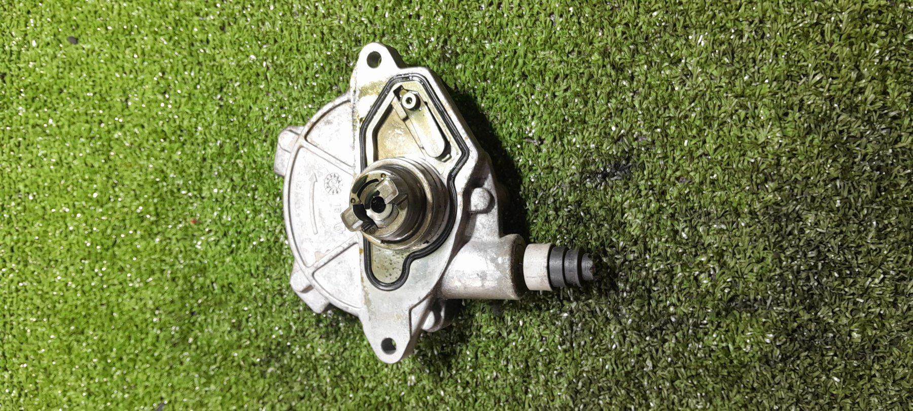 Насос вакуумний 2.0cdi Mercedes-Benz B-Class W245 (2005-2011) A6402300265