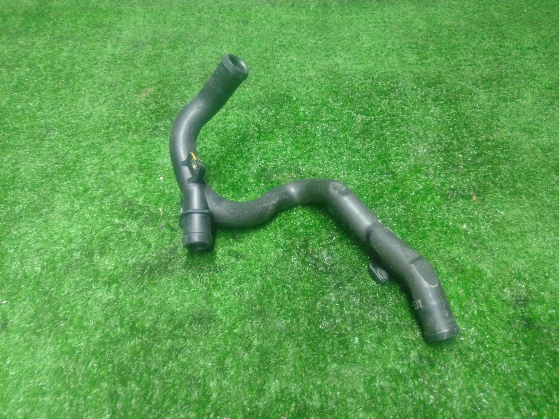 Патрубок системи охолодження Mercedes-Benz B-Class W245 (2005-2011) A6402001452