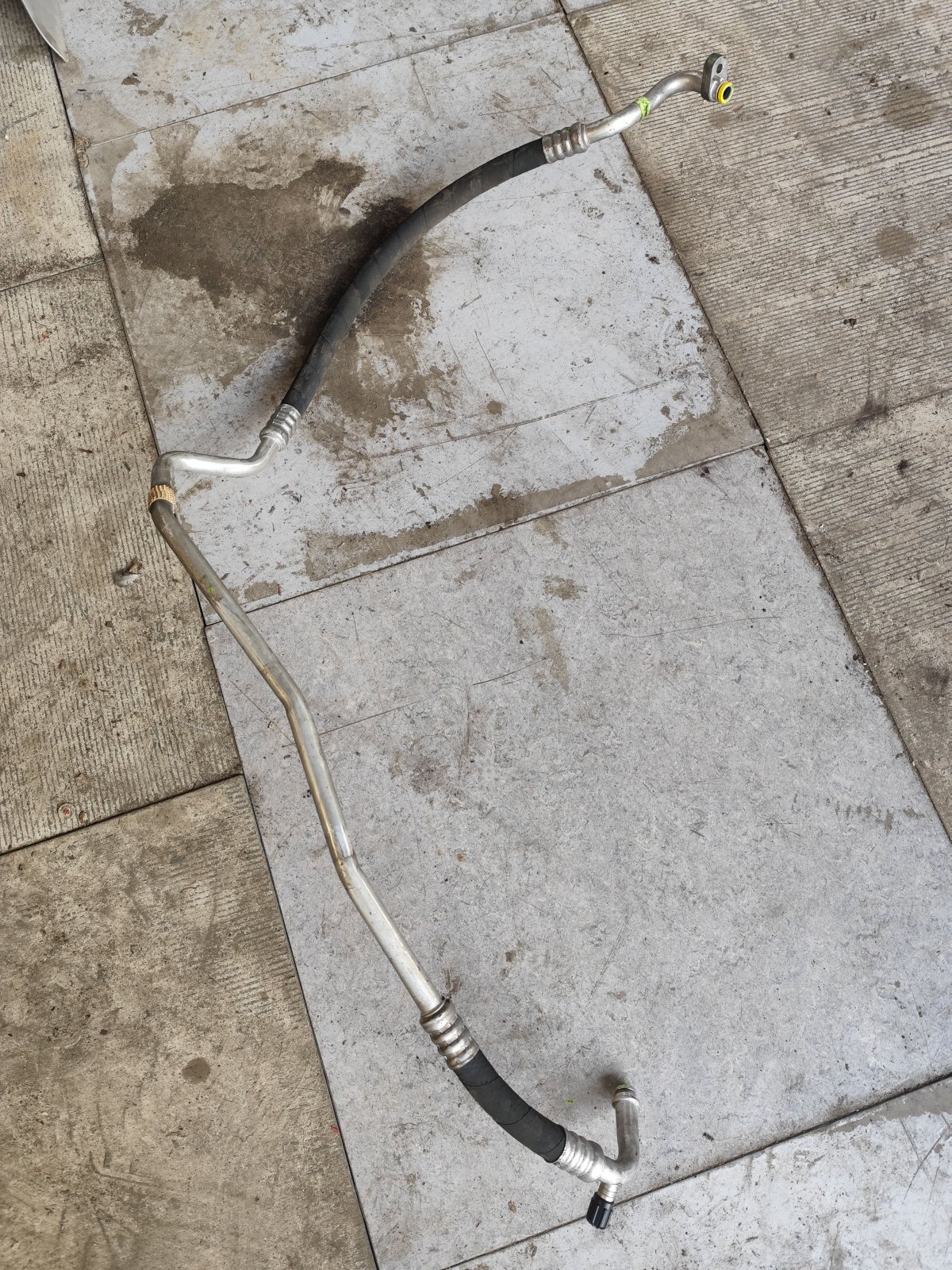 Трубка кондиціонера Mercedes-Benz B-Class W245 (2005-2011) A1698301815