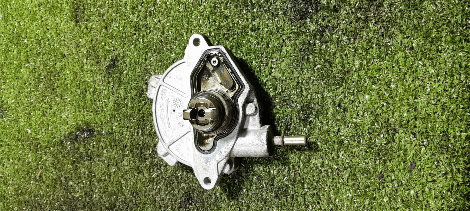 Вакуумний насос Mercedes-Benz B-Class W245 (2005-2011) A6402300265