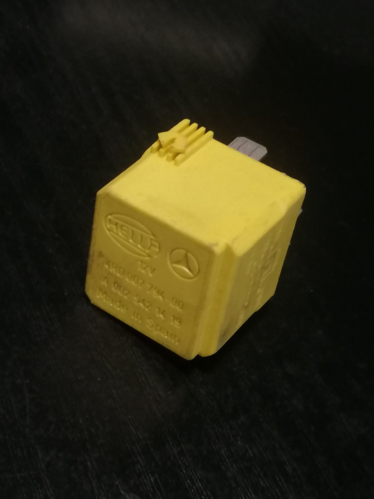 Реле компресора пневмопідвіски Mercedes-Benz C-Class W202 (1993-2000) A0025421419