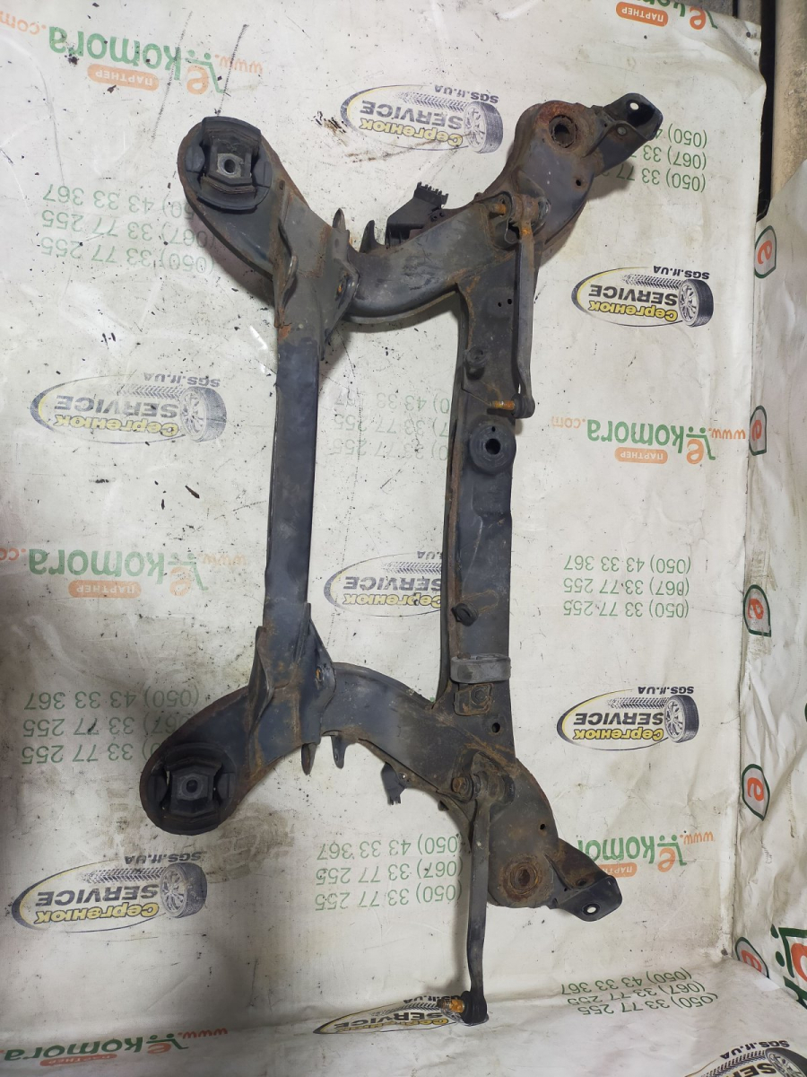 Балка задньої підвіски  Mercedes-Benz C-Class W203 (2000-2007) A2033504108