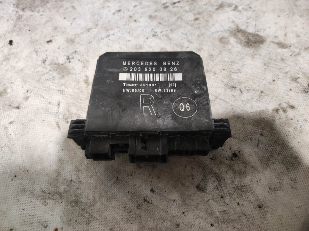 Блок комфорту задніх дверей Mercedes-Benz C-Class W203 (2000-2007) A2038200826