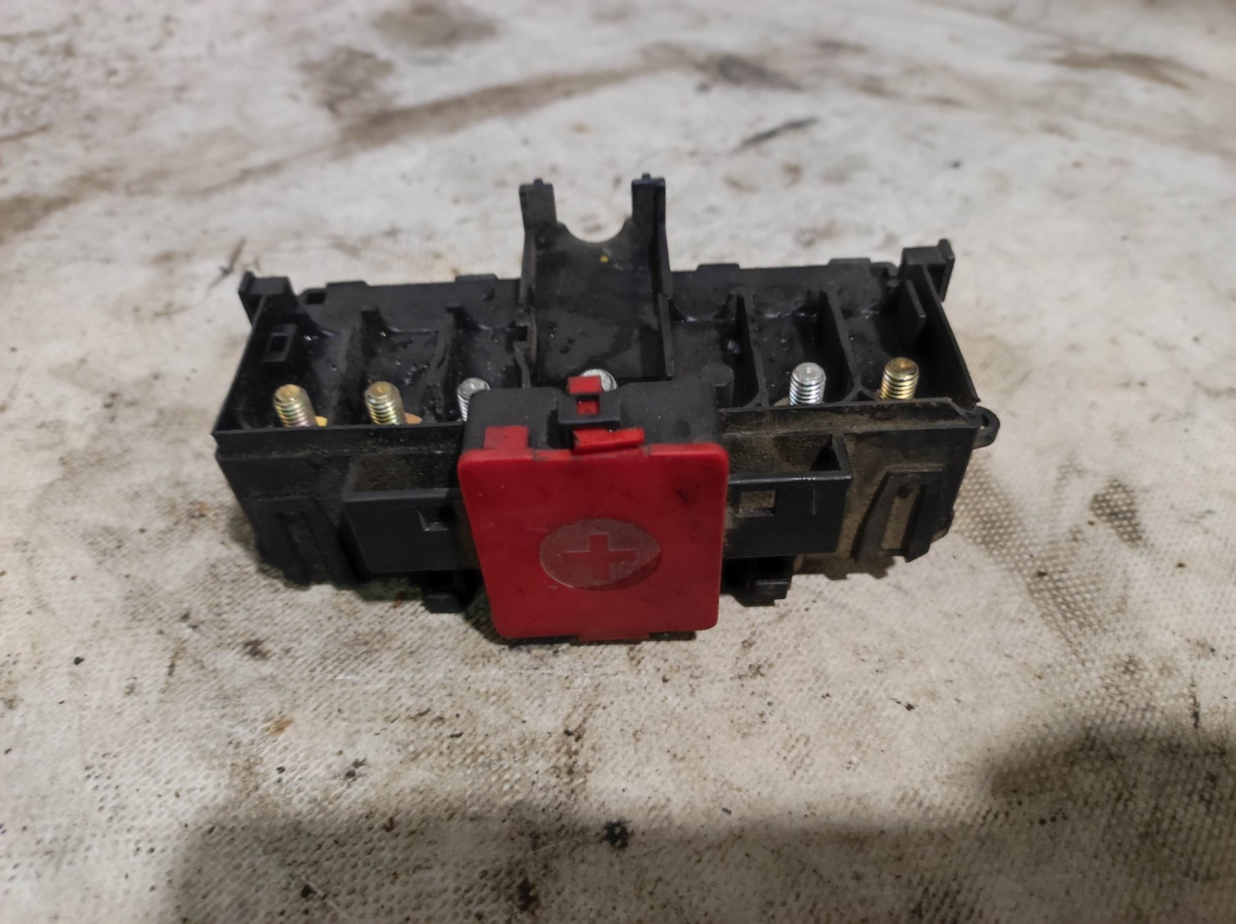 Блок запобіжників Mercedes-Benz C-Class W203 (2000-2007) A2035450803