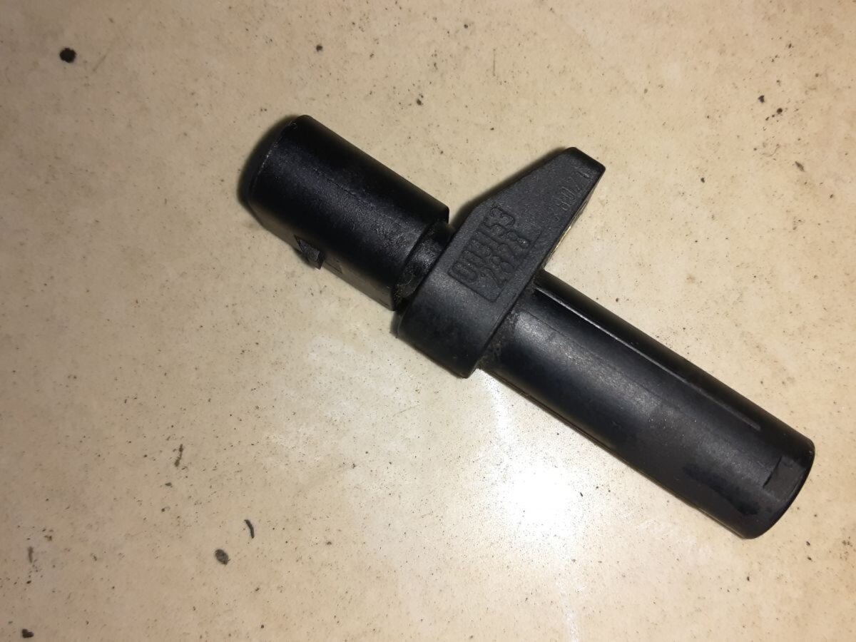 датчик положення (оборотів коленвалу) Mercedes-Benz C-Class W203 (2000-2007) A0031532828