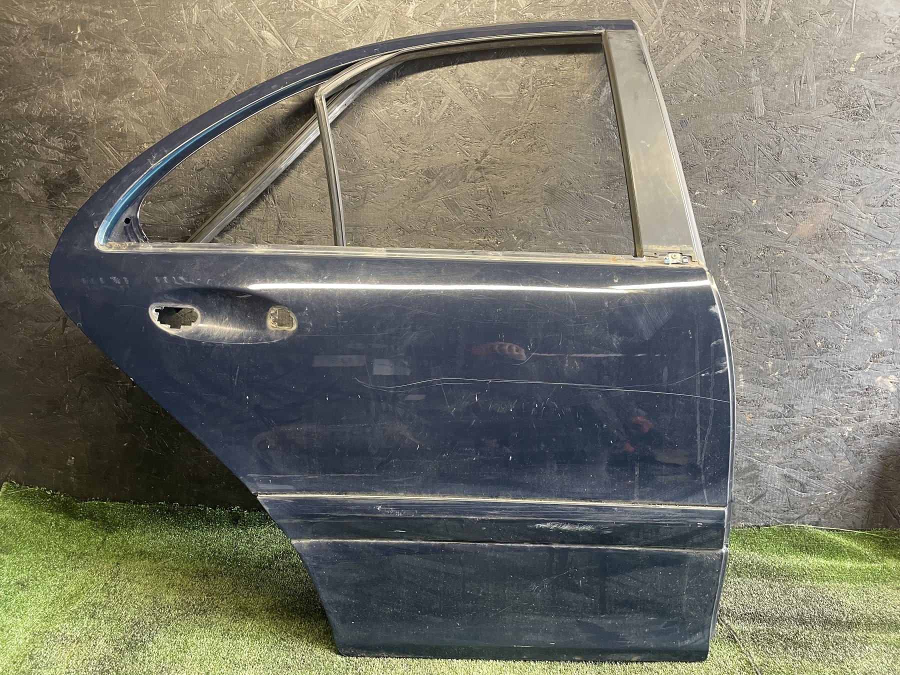 Двері задні праві Mercedes-Benz C-Class W203 (2000-2007) A2037300805