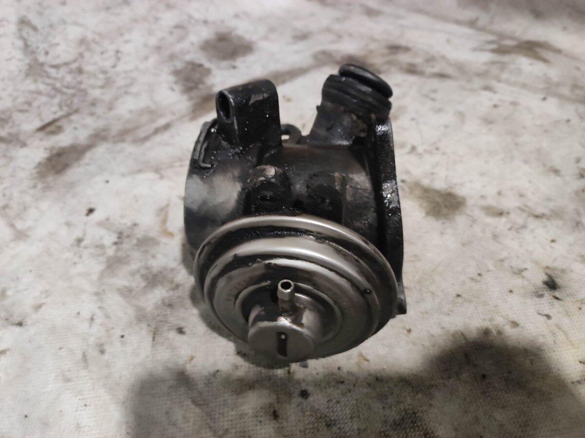 Клапан рециркуляції газів Mercedes-Benz C-Class W203 (2000-2007) A6110900754