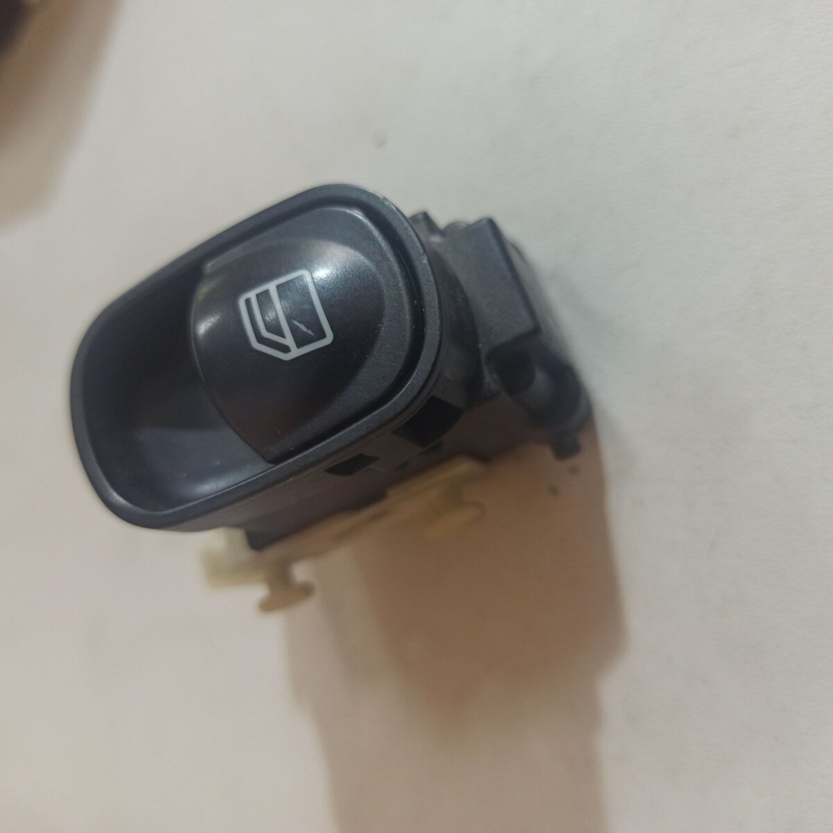 Кнопка скло підйомника Mercedes-Benz C-Class W203 (2000-2007) A2038200210