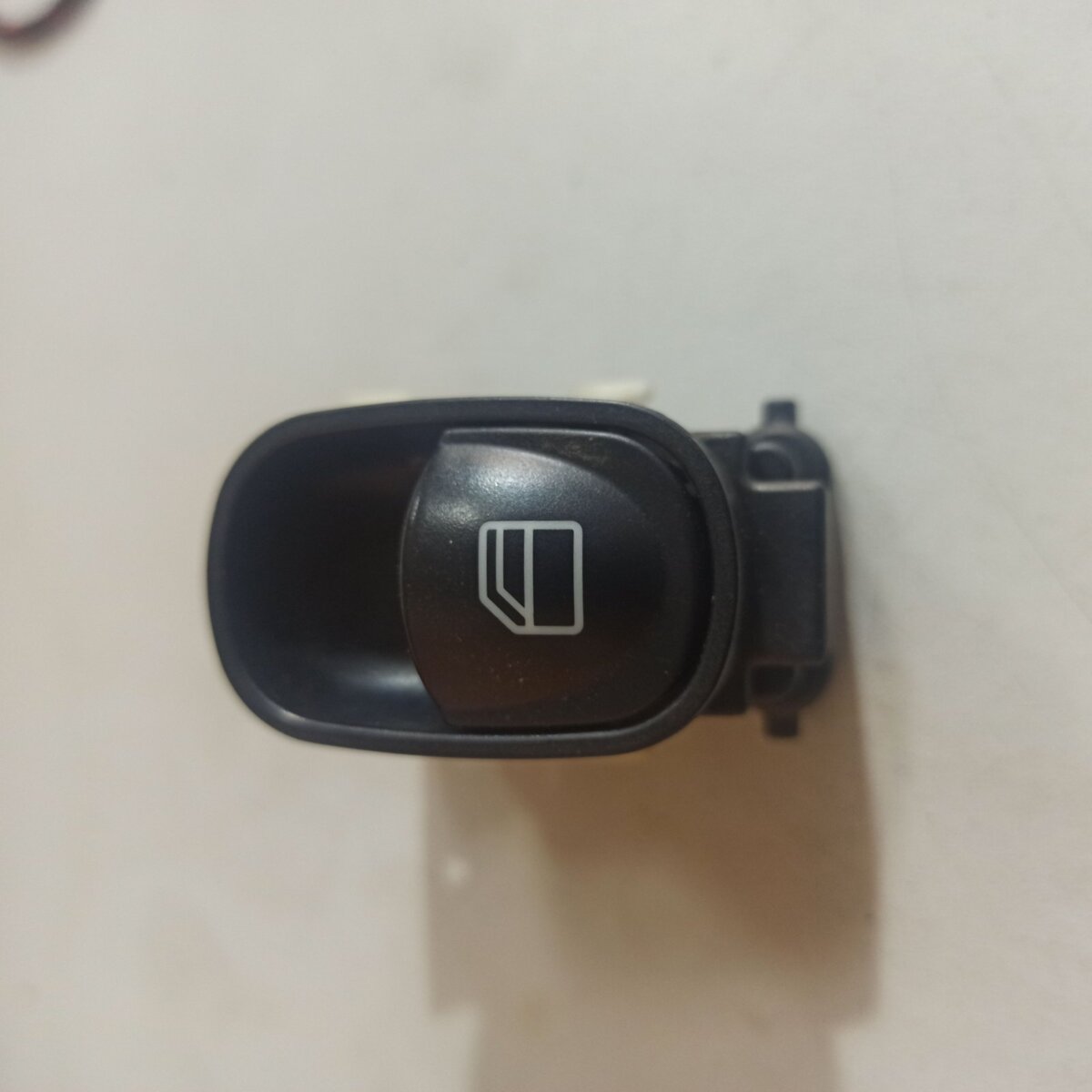 Кнопка скло підйомника Mercedes-Benz C-Class W203 (2000-2007) A2038200210