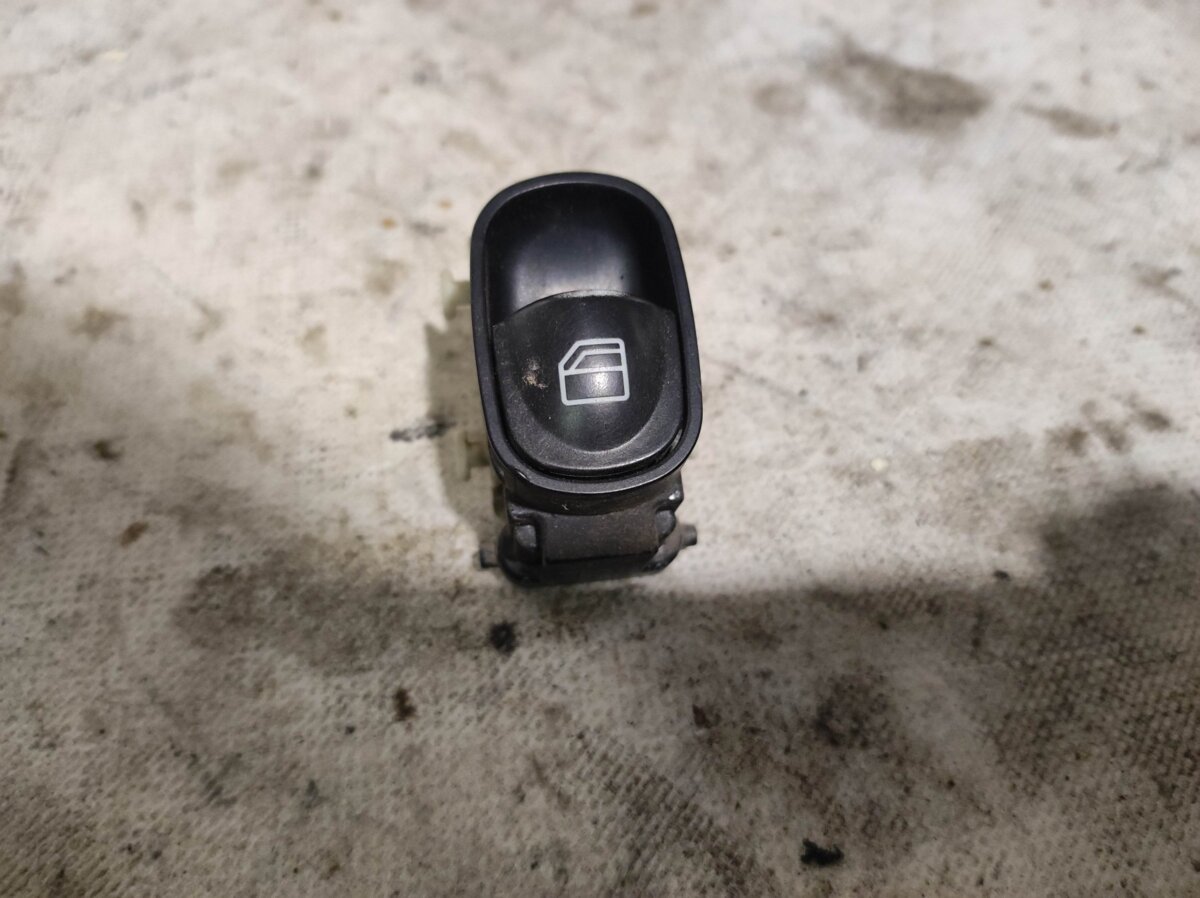 Кнопка скло підйомника Mercedes-Benz C-Class W203 (2000-2007) A2038200210
