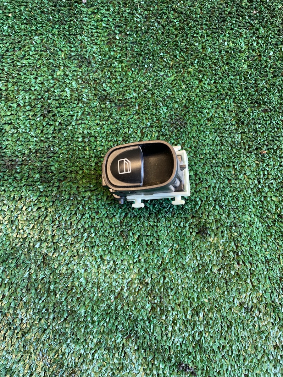 Кнопка склопідйомника Mercedes-Benz C-Class W203 (2000-2007) A2038200210