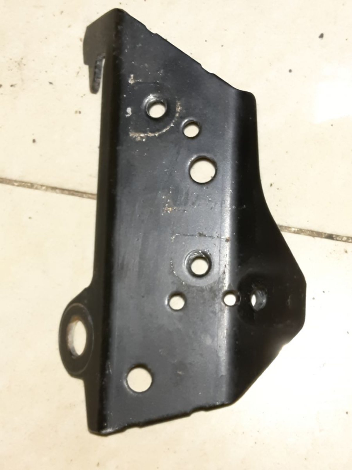 Кронштейн шланга гидроусилителя высокого давления Mercedes-Benz C-Class W203 (2000-2007) A2034660340