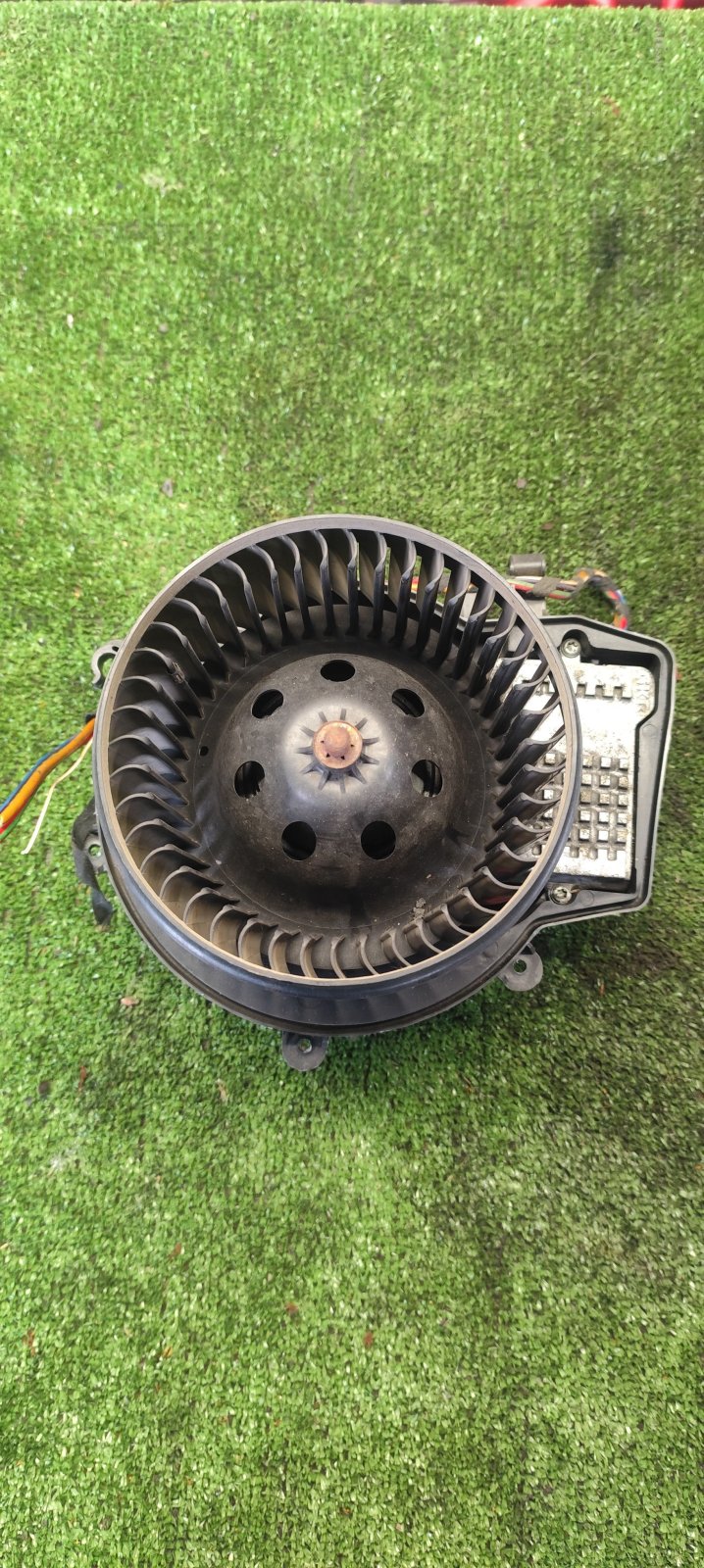 Моторчик пічки вентилятор електродвигун Mercedes-Benz C-Class W203 (2000-2007) A2038202514