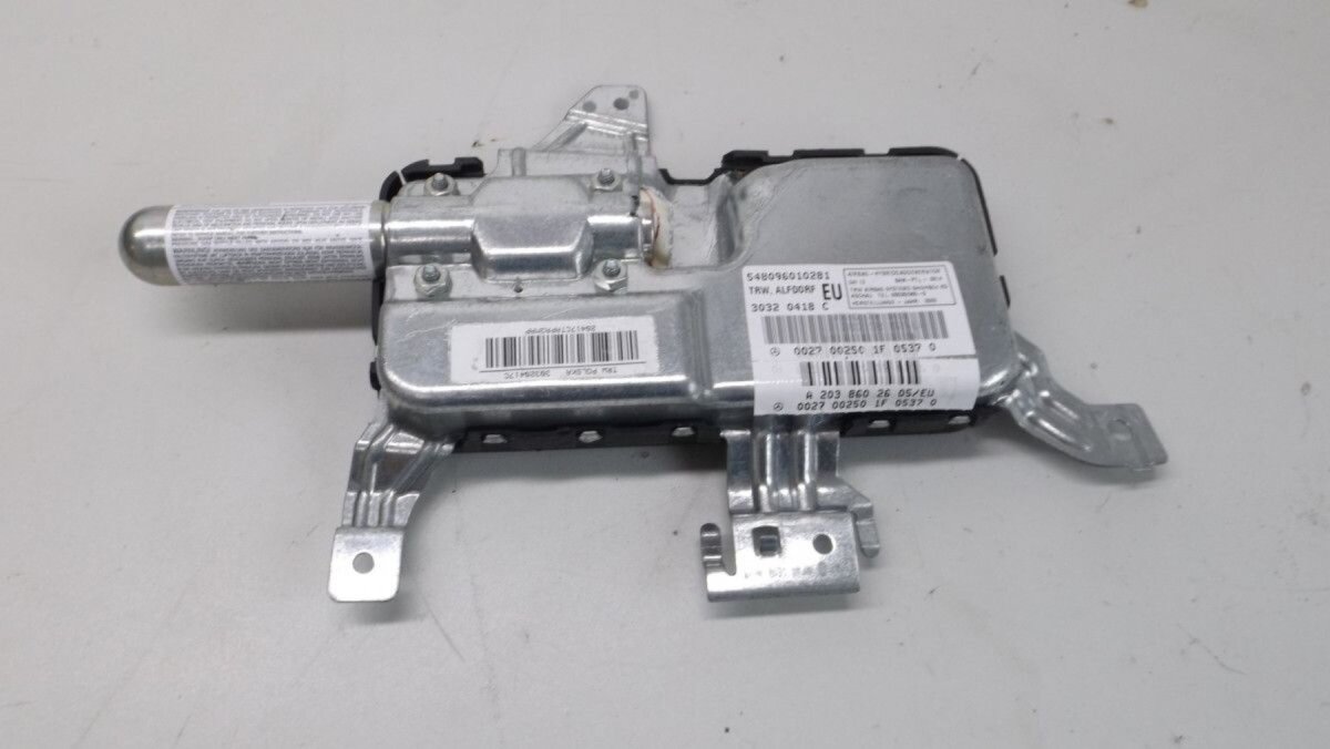 подушка безпеки, передній, правих дверей Mercedes-Benz C-Class W203 (2000-2007) A2038602605