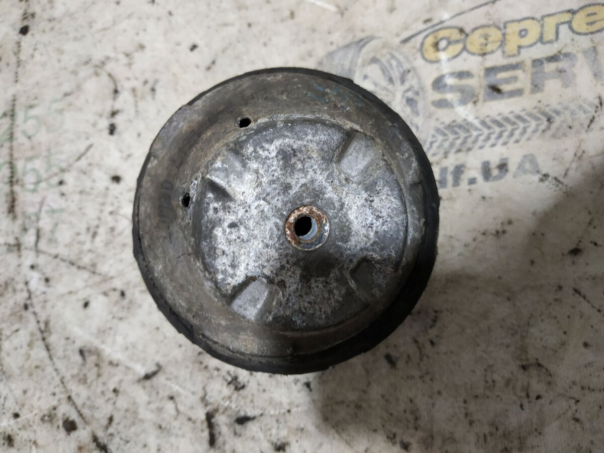 Подушка (опора) двигуна лів./прав Mercedes-Benz C-Class W203 (2000-2007) A2032401417