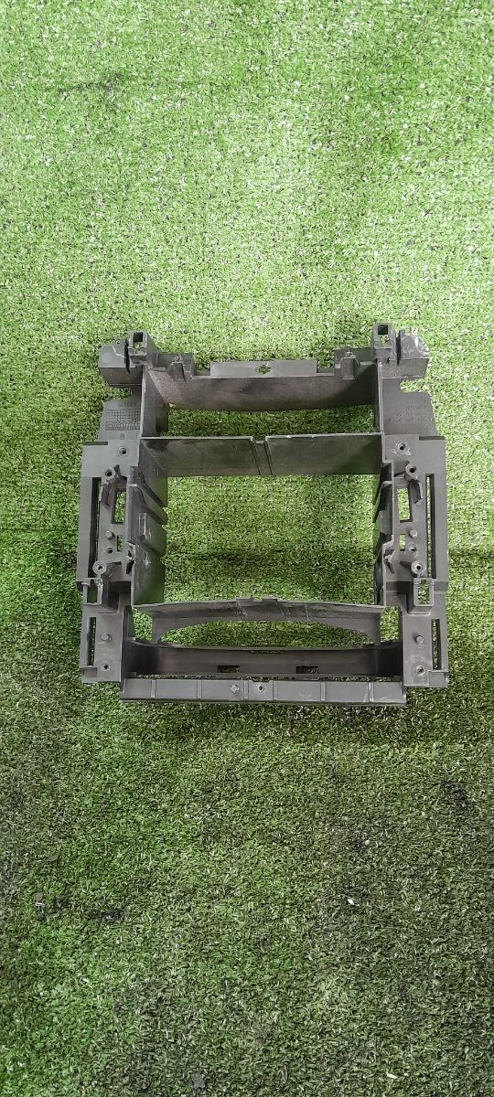 Рамка магнітоли Mercedes-Benz C-Class W203 (2000-2007) A2036890216