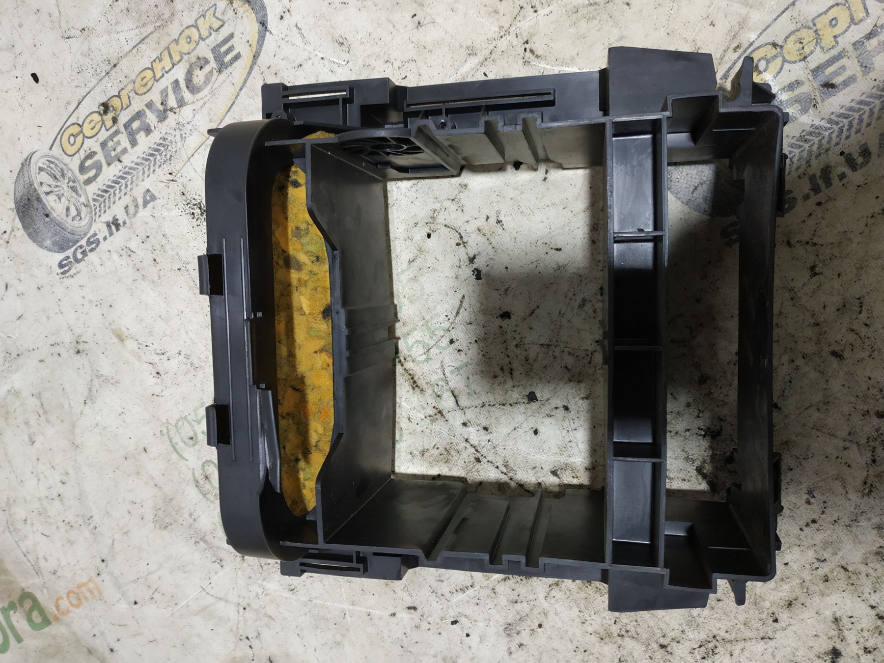 Рамка магнітоли Mercedes-Benz C-Class W203 (2000-2007) A2036890216