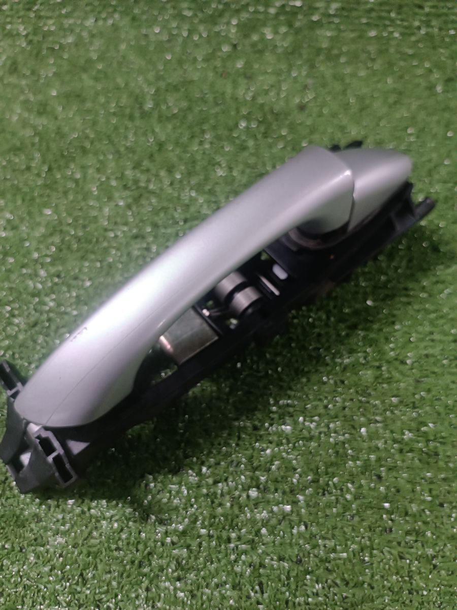 Ручка дверей зовнішня передня права Mercedes-Benz C-Class W203 (2000-2007) A2037600234