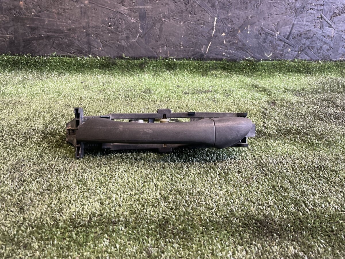 Ручка задніх лівих дверей Mercedes-Benz C-Class W203 (2000-2007) A2037600234