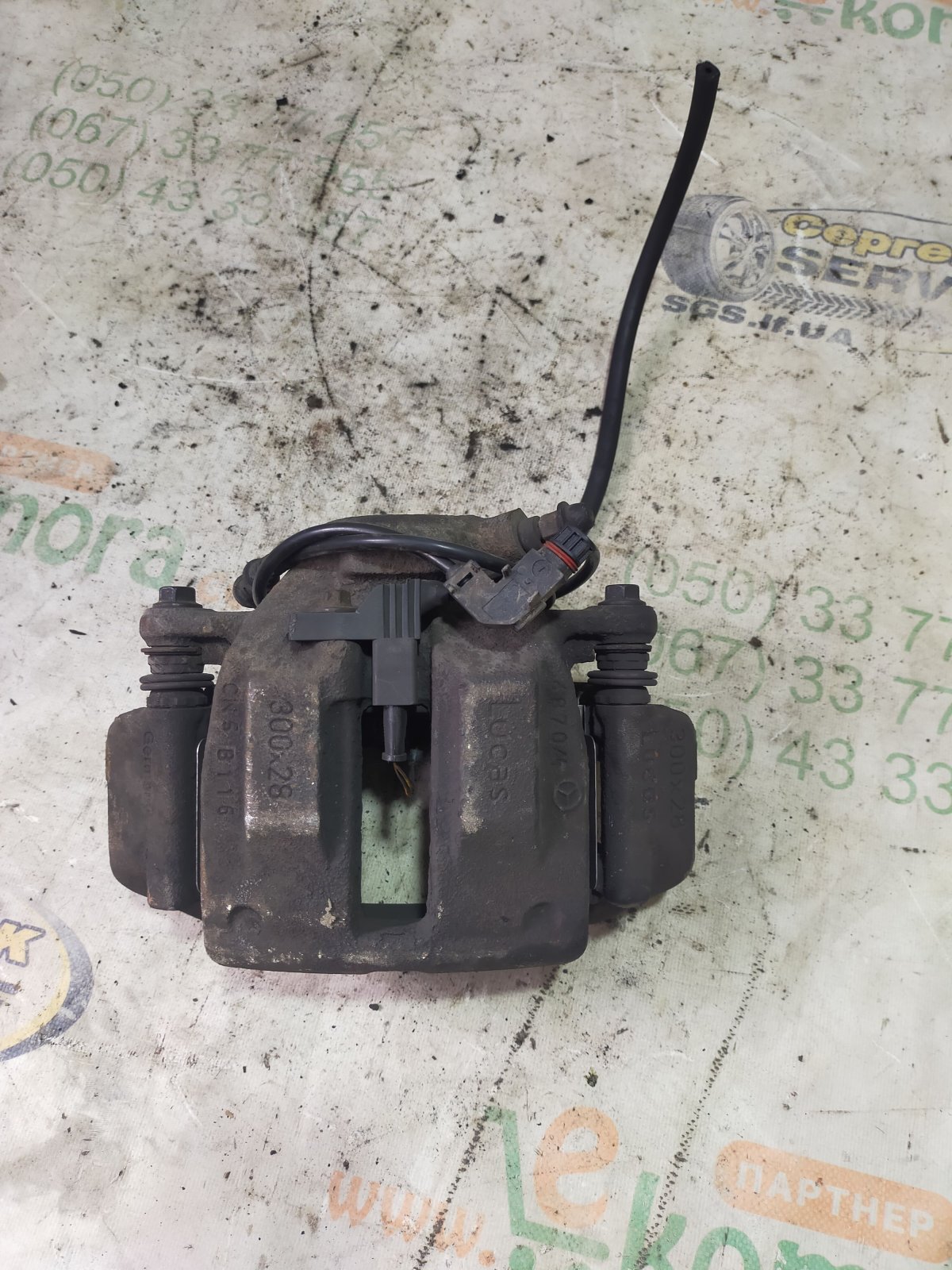 супорт гальмівний, передній, правий Mercedes-Benz C-Class W203 (2000-2007) A0034202483