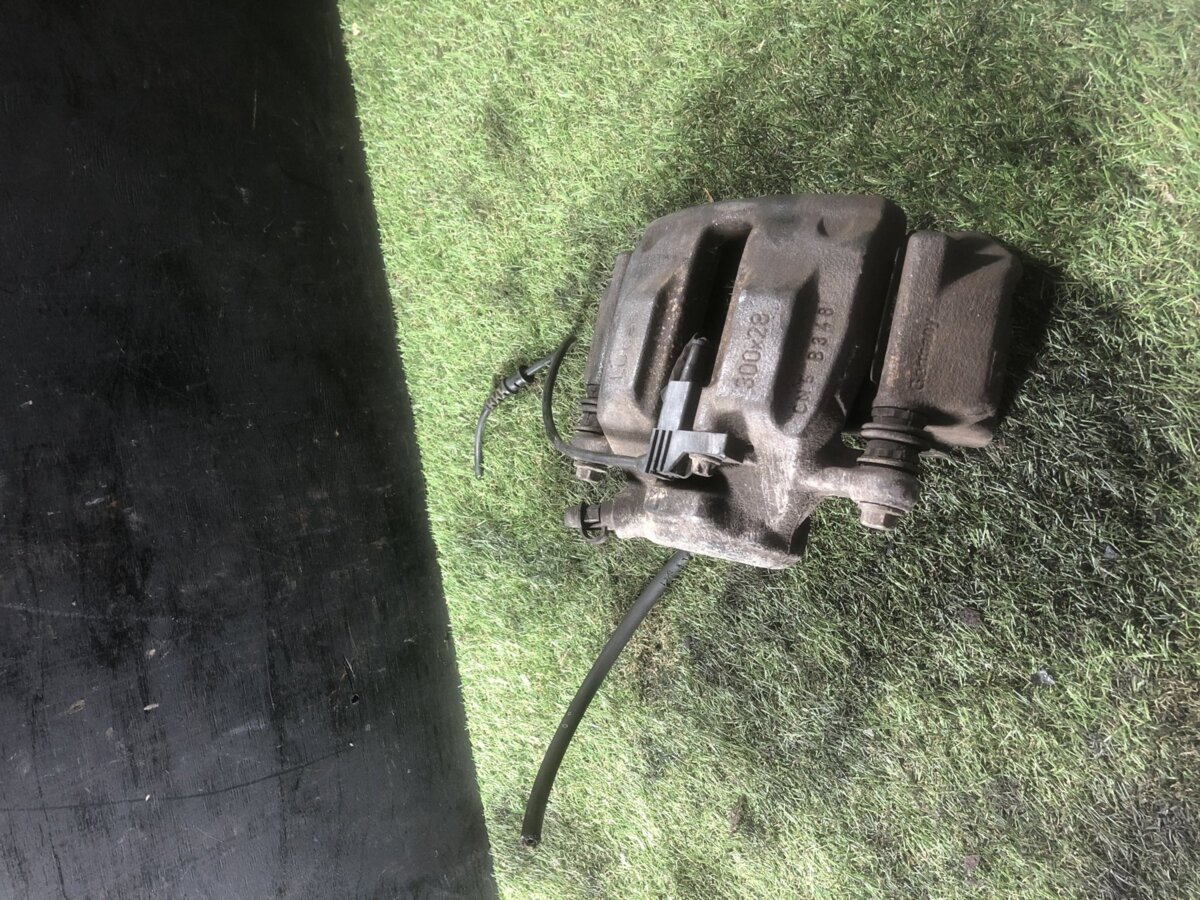 Супорт передній прав Mercedes-Benz C-Class W203 (2000-2007) A0034202483