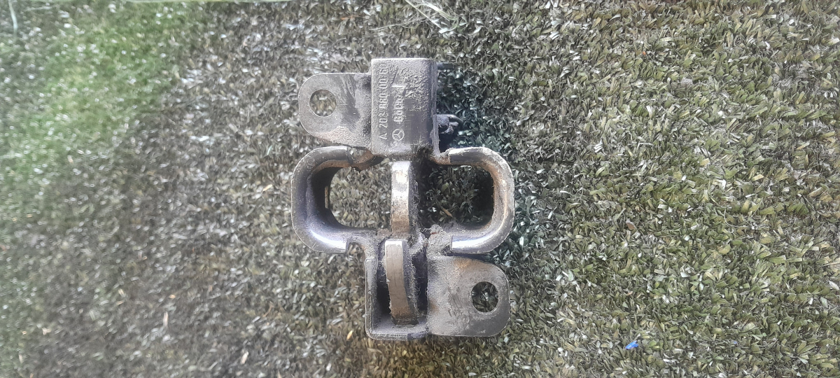 Замок капота Mercedes-Benz C-Class W203 (2000-2007) A2038800060