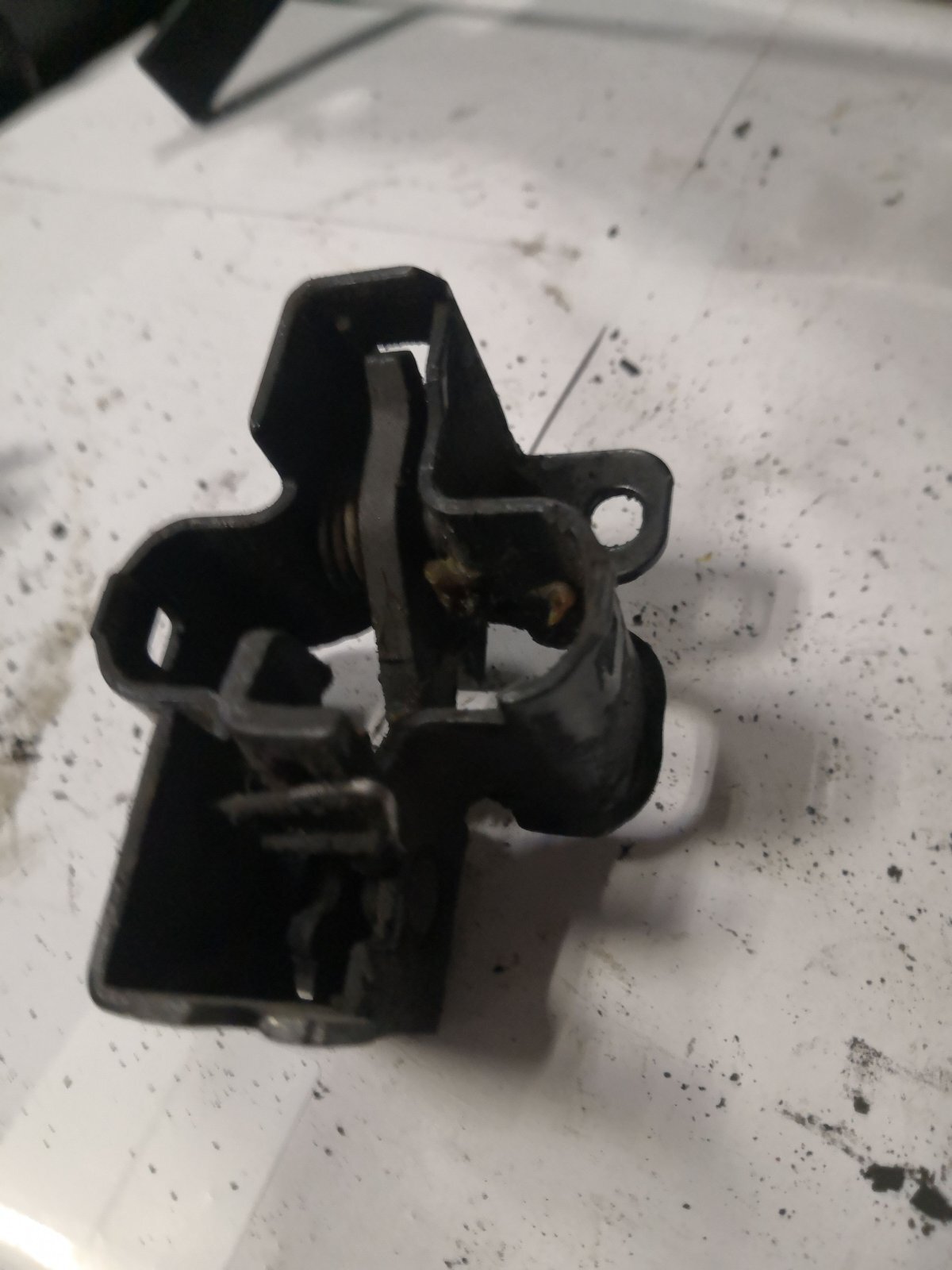 Замок капота Mercedes-Benz C-Class W203 (2000-2007) A2038800060