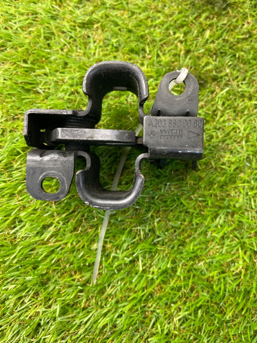 Замок капота Mercedes-Benz C-Class W203 (2000-2007) A2038800060