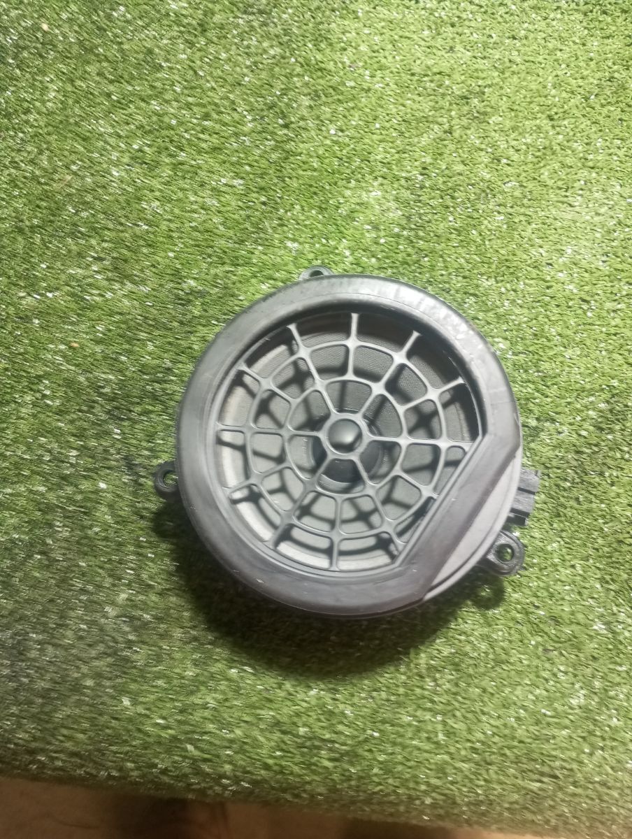 Динамік правої задньої дверки Mercedes-Benz CLK-Class C209 (2002-2010) A2038201502