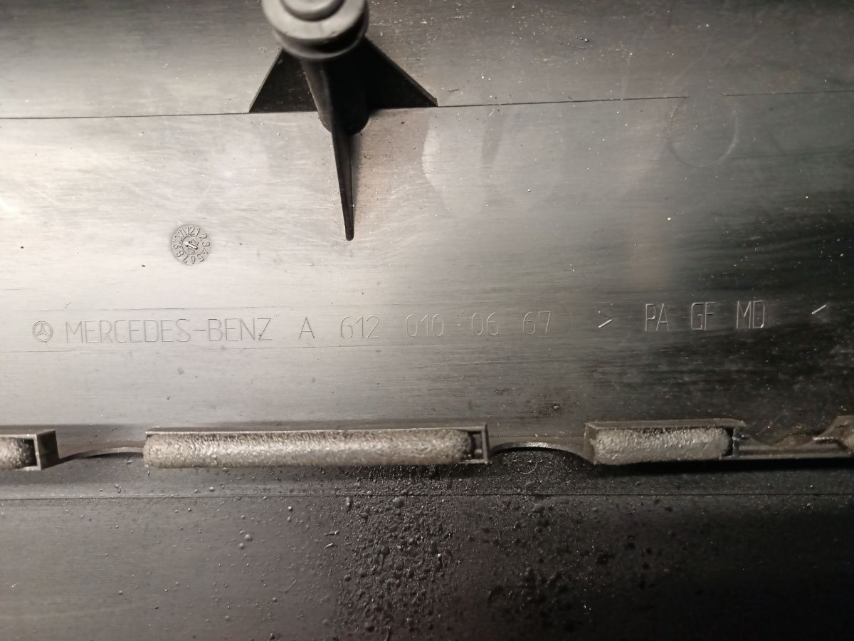 Кришка двигуна декоративна Mercedes-Benz CLK-Class C209 (2002-2010) A6120100667